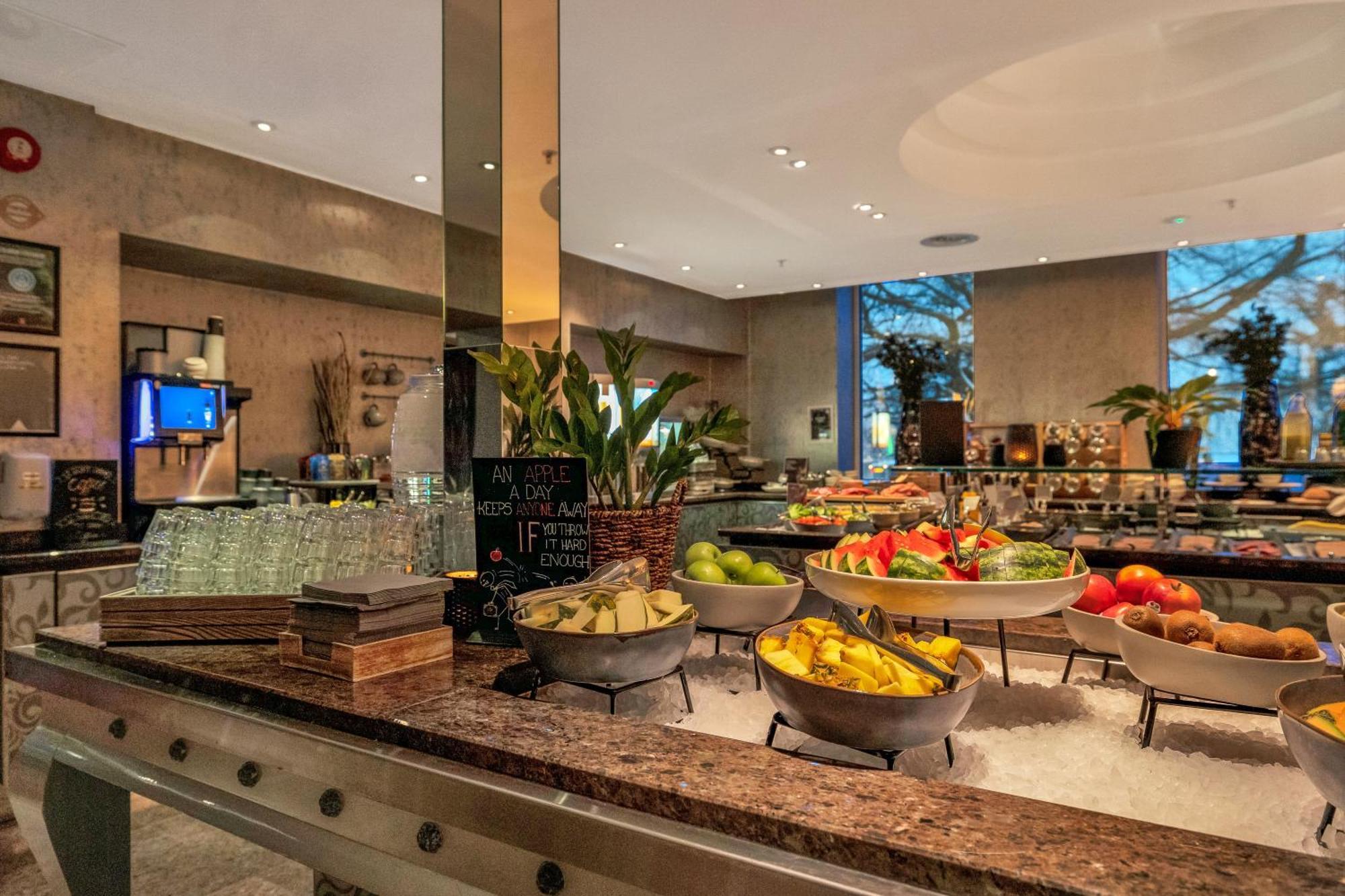 Clarion Hotel Ernst Кристиансан Екстериор снимка